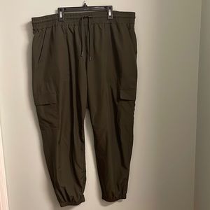 Old Navy Women’s Quick Dry Jogger